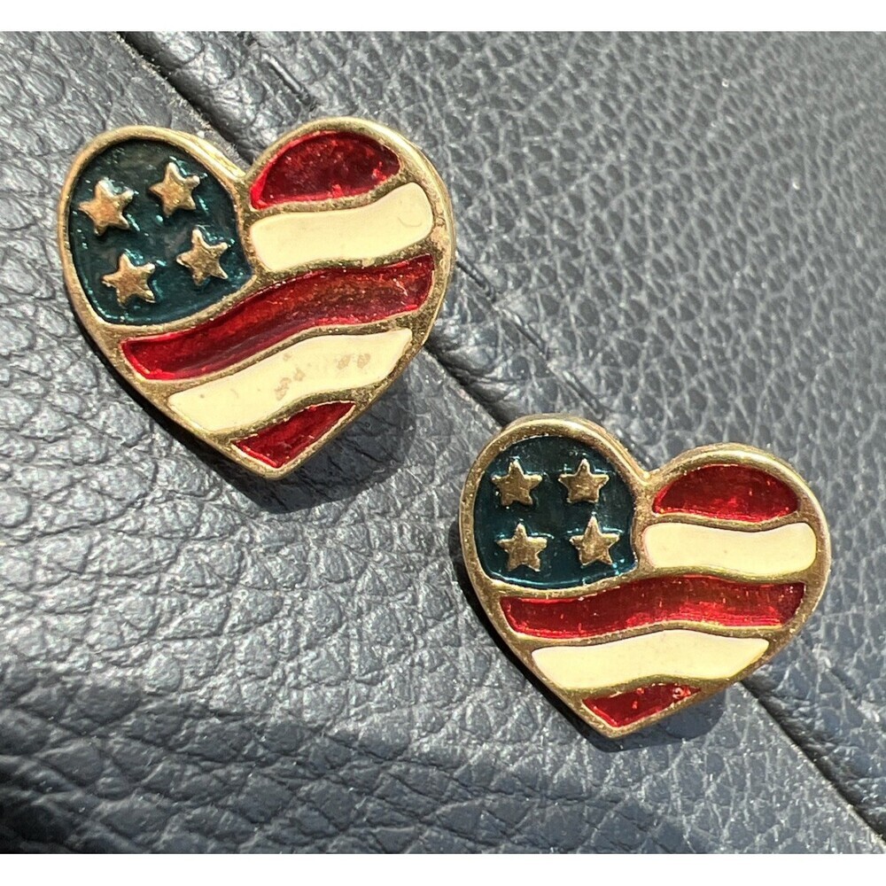 AVON 1990 Heart Of America USA American Flag Heart Stud Earrings